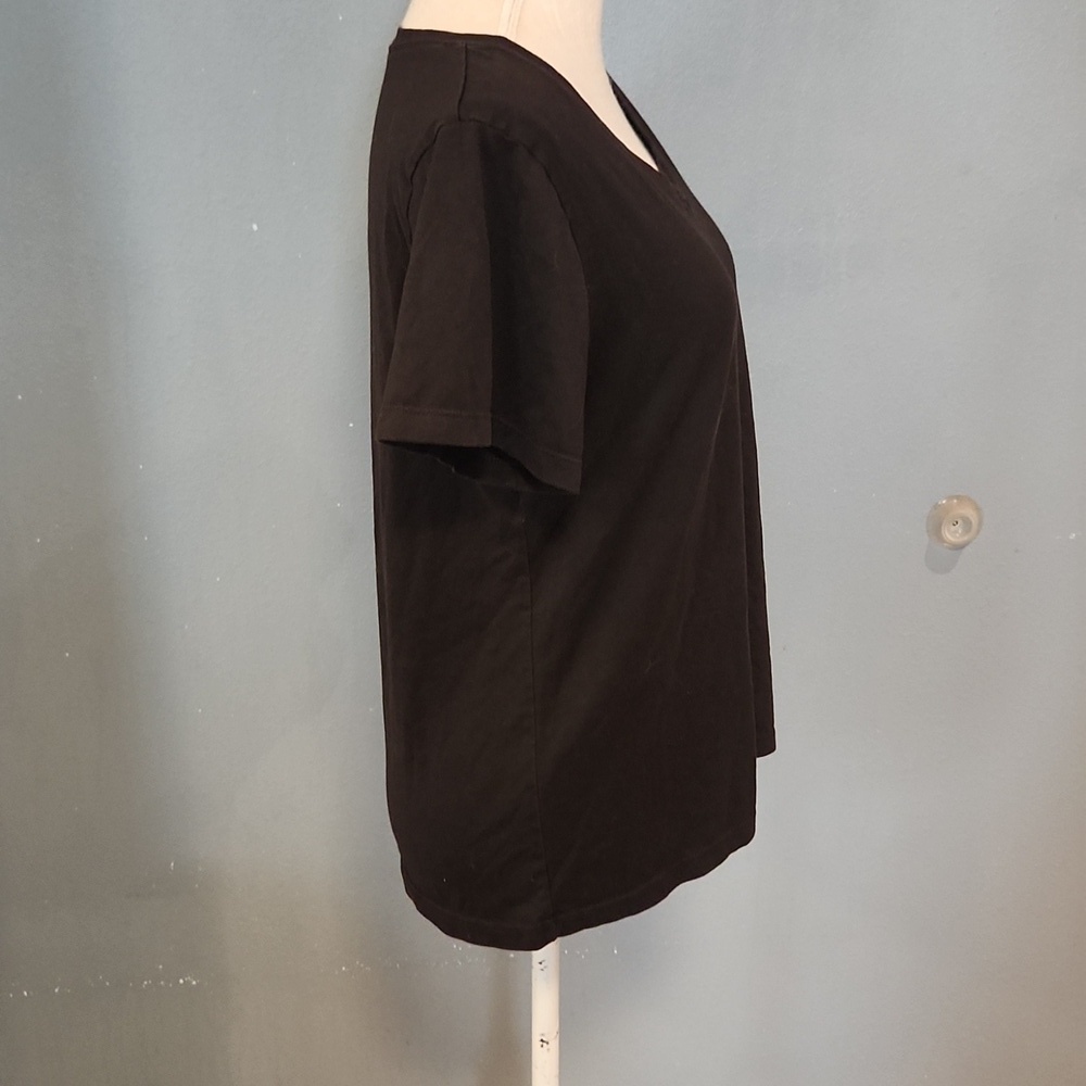 Time and Tru Black V-neck High-low Hem Relaxed Fit Basic Tee Shirt Top - Picture 5 of 6
